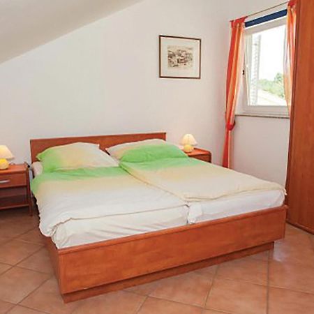 Gorgeous Apartment In Malinska With Kitchen ภายนอก รูปภาพ