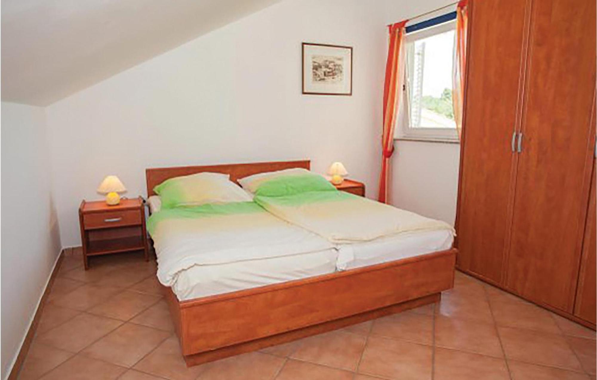 Gorgeous Apartment In Malinska With Kitchen ภายนอก รูปภาพ